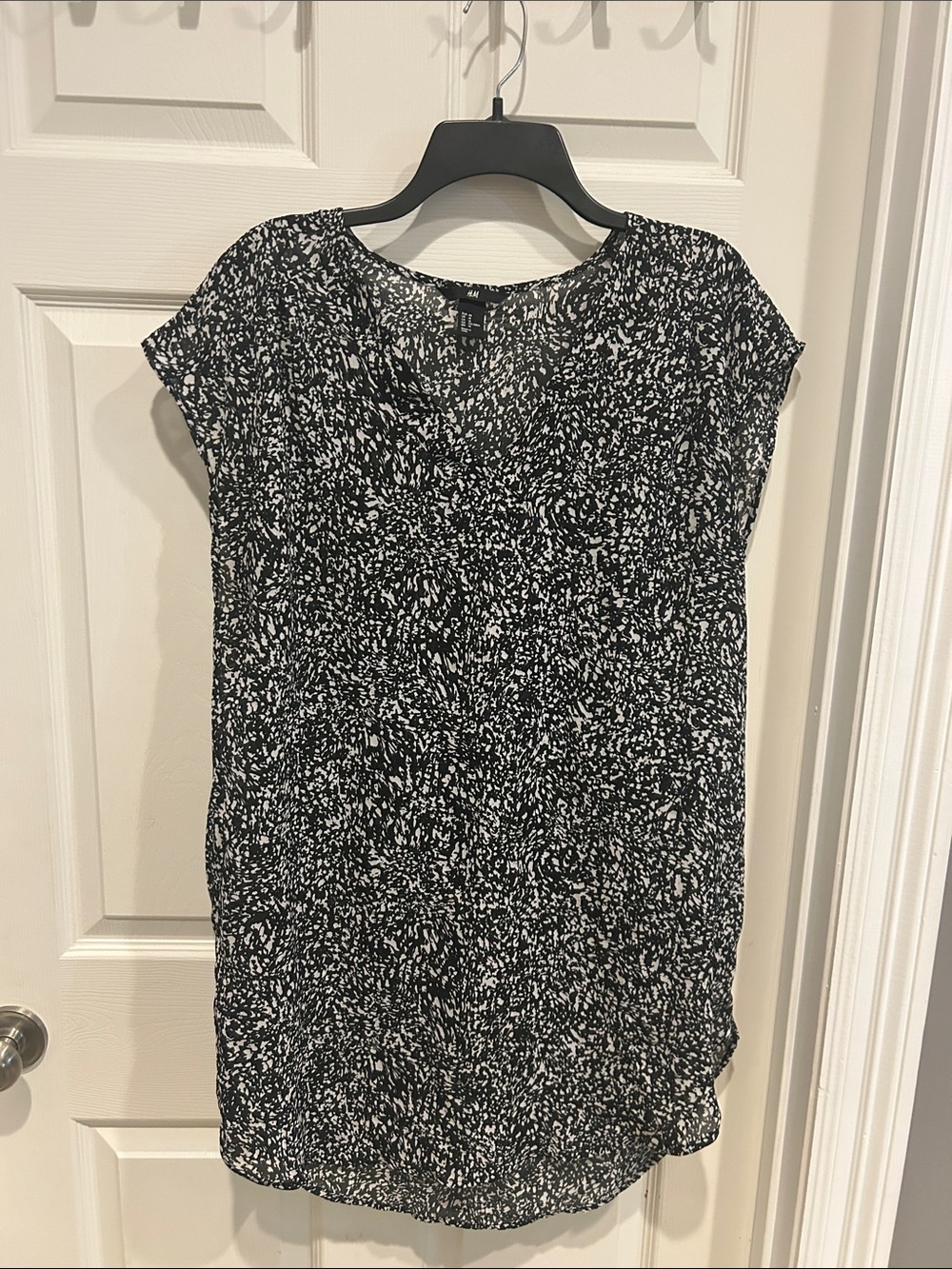 Black & White Printed Cap-Sleeve Women’s Top or short dress